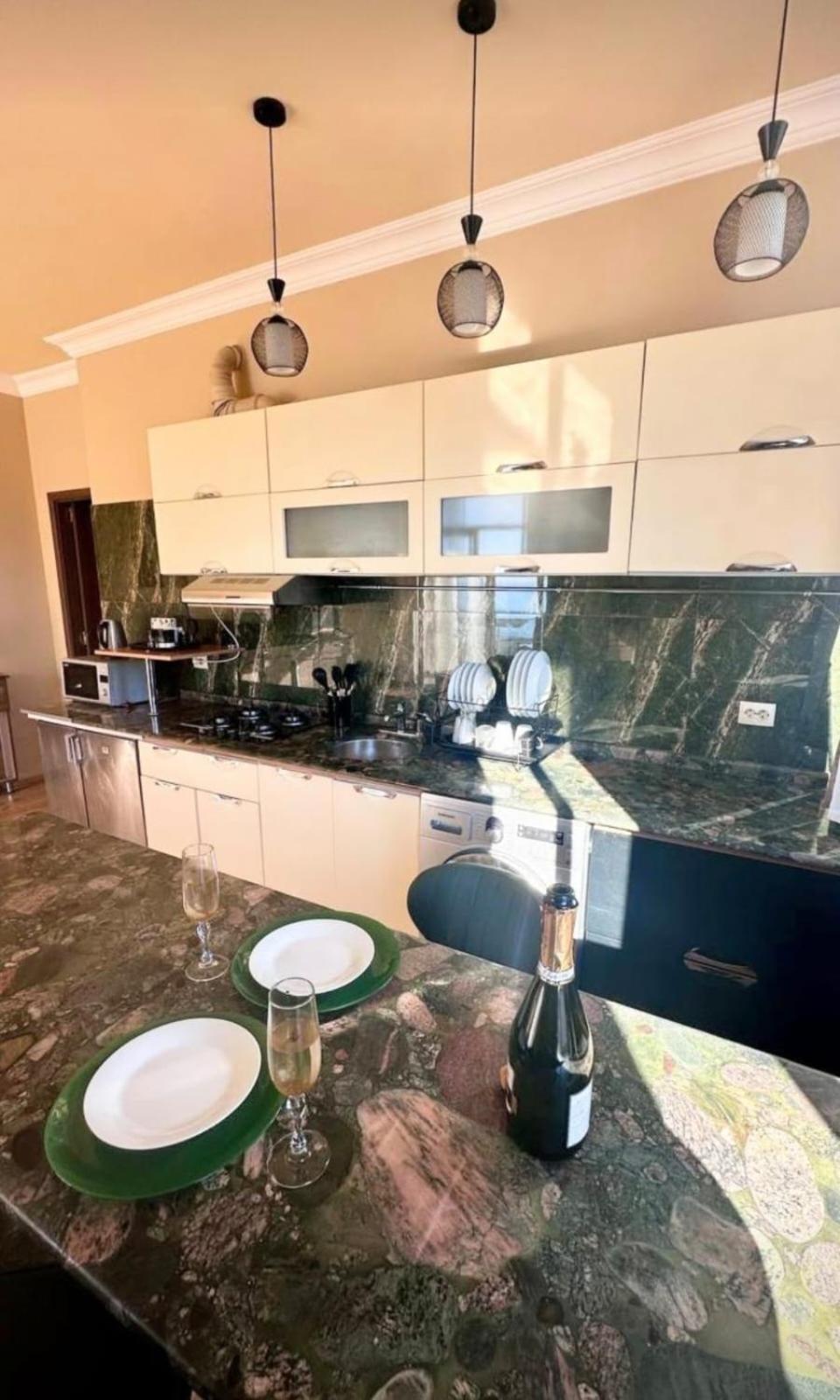 Gio Apartment Batumi Luaran gambar